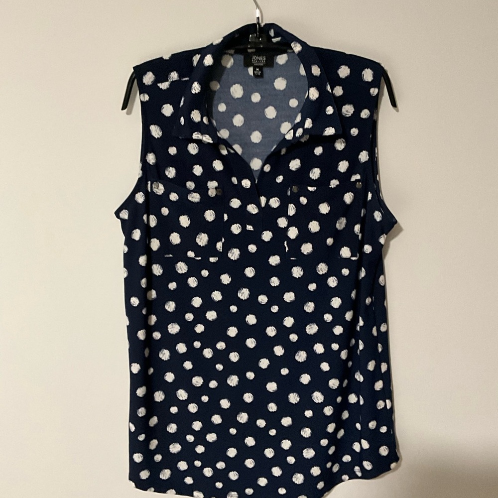 Jones of New York sz M sleeveless top/w/2 front pockets, collared neck